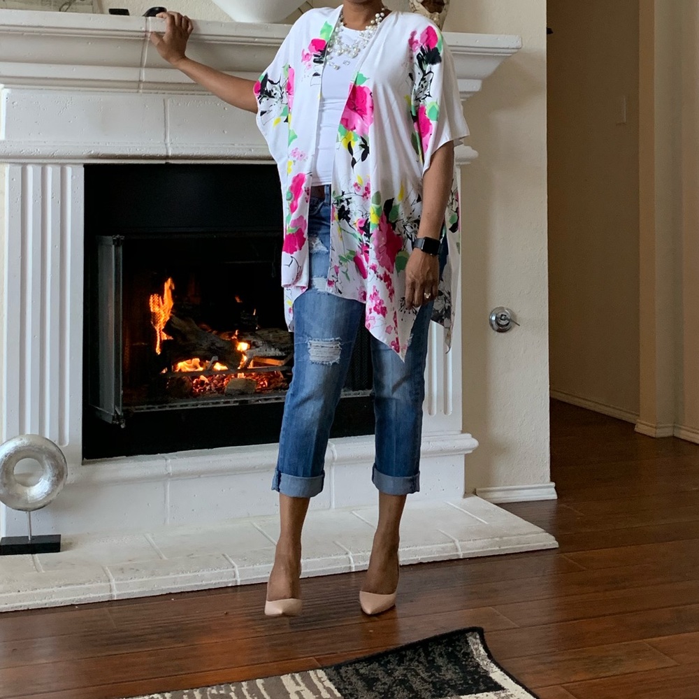 🎉HP NWT Floral Splash Kimono - Picture 2 of 4